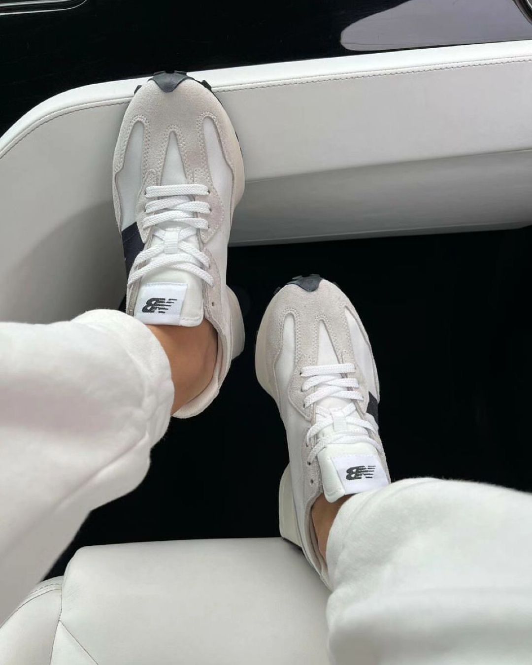 New Balance 327